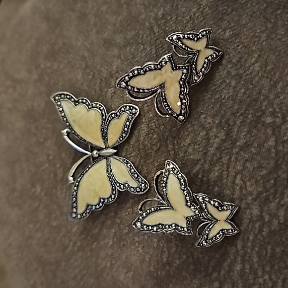 VTG AVON 1991 Enamel Marcasite Whispering Wings Butterfly Brooch Earrings Set - Picture 2 of 7